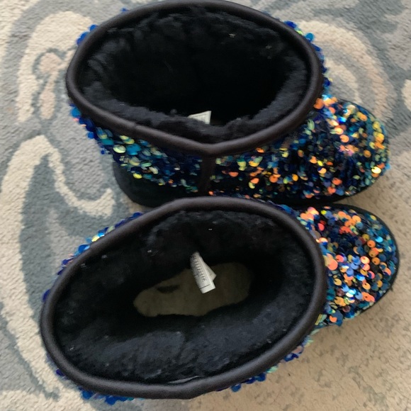 UGG Other - Cute Uggs no flaws in excellent condition